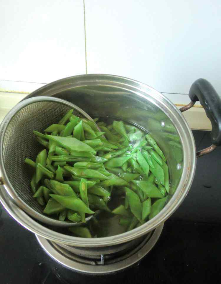 扁豆角怎么做好吃 蚝油香菇扁豆怎么做 蚝油香菇扁豆做法及配料