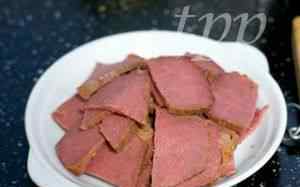 卤牛肉的家常做法 回锅牛肉配方 回锅牛肉食谱简单做法
