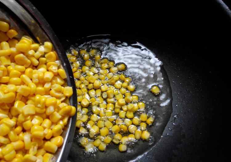 四川甜金沙玉米的做法 金沙玉米怎么做 金沙玉米做法详细步骤