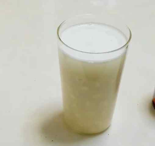 旺仔牛奶糖 旺仔牛奶糖真是旺仔牛奶做的吗？融化120个旺仔牛奶糖，结果让人有点懵