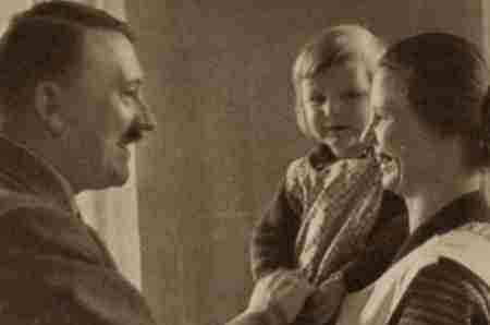 希特勒只有一个睾丸 希特勒的性别之谜 希特勒是个什么样的人