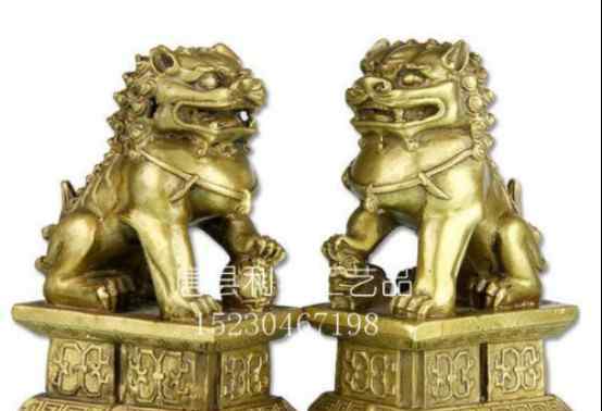 铜狮子 铜狮子正确的摆放图片，铜狮子的雌雄是怎么辨别的？