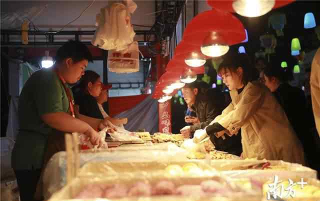 道滘美食节 道滘美食文化节持续吸引游客“打卡”，本土特色美食受……