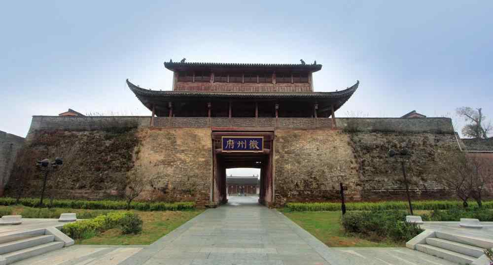 齐云山在哪 周末去哪里玩，安徽黄山市一日游，“五绝三瀑”登黄山