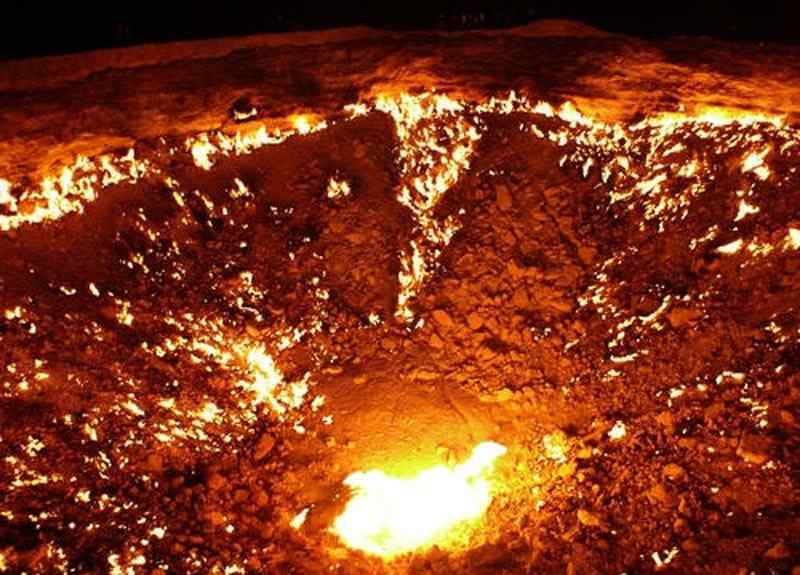 乌兹别克斯坦地狱之门 现实版的“地狱之门”：一场大火烧了49年，专家：已烧掉100亿