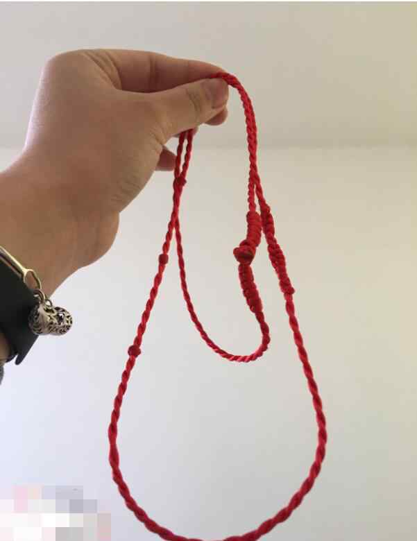 红绳 女人腰上系红绳是什么梗，下海的女人腰上都系红绳吗？