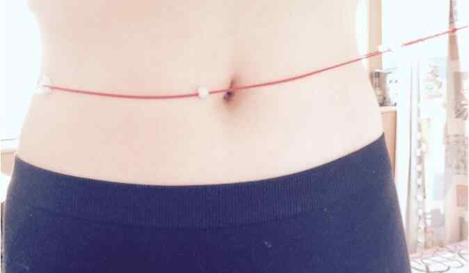 女人腰 女人腰上系红绳是什么梗，下海的女人腰上都系红绳吗？