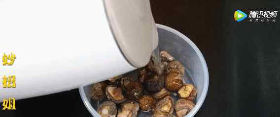 干花菇怎么泡发泡多久 教你如何快速把香菇泡发，只需要3分钟！