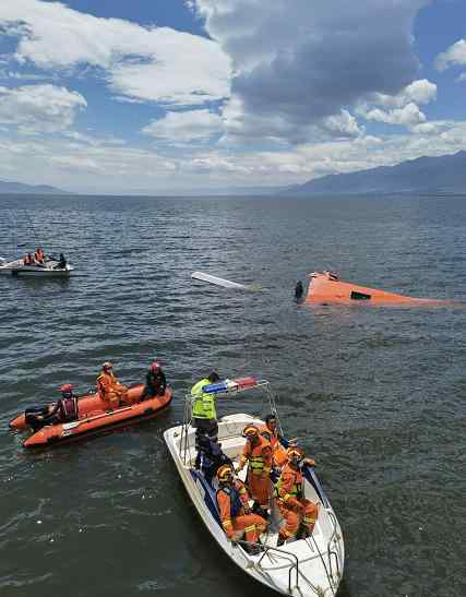 云南直升机坠洱海4名机组人员遇难 飞机坠落原因正在调查中 事件详细经过！