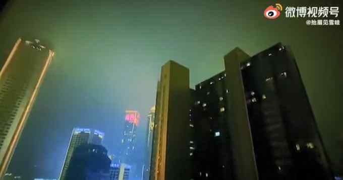 “南京暴雨”“武汉冰雹”双双上热搜！提醒大家 注意安全