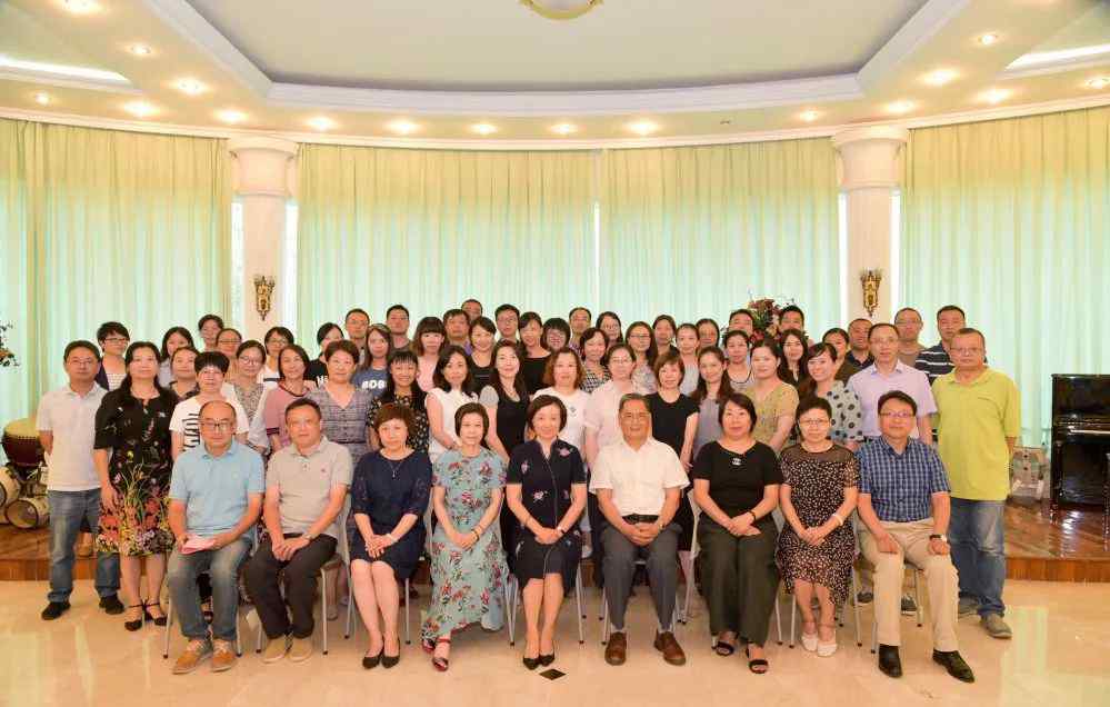 上海建平实验中学 不忘初心育真人 牢记使命创未来 ——上海市建平实验中学举行初中强校工程暨金杨学区新学期干部培训会