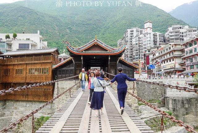 渝帆_86年前，22位英雄冒着枪林弹雨飞夺泸定桥，想想都令人热血沸腾