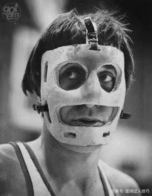 [篮球过人技巧]NBA球星戴面具都啥样？科比戴面具更像黑曼巴，伦纳德面具太喜感
